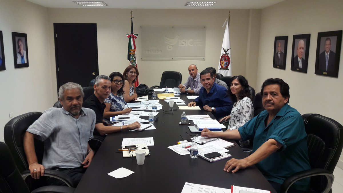ClaudiaBauelos's tweet photo. Trabajando en la organización de la #FeriadelLibroLosMochis 
@CulturaSinaloa @MpioAhome #Imac https://t.co/9YOcA0oN8D