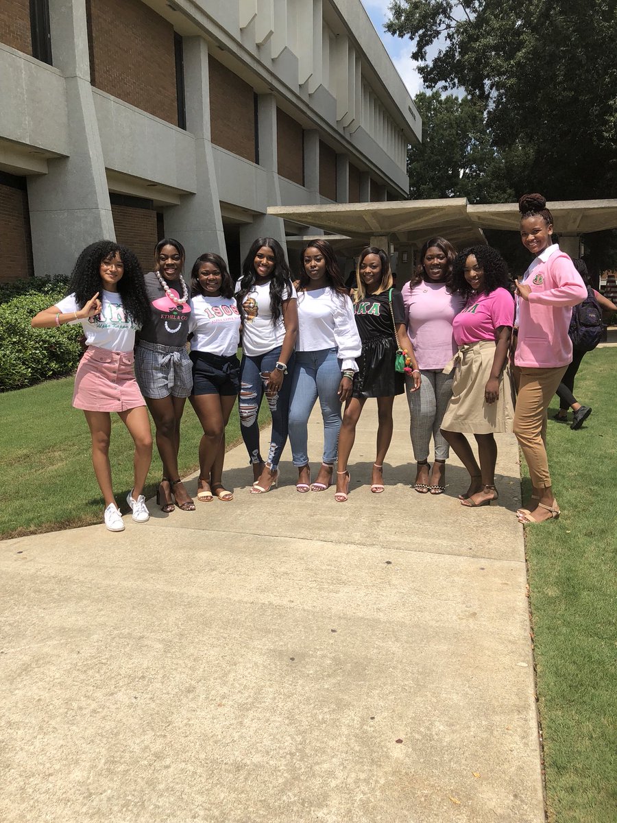 peerlesslady_'s tweet image. Keeping Up w/ the Ks! 💁🏾‍♀️💕💚 #NuXi #SoFly