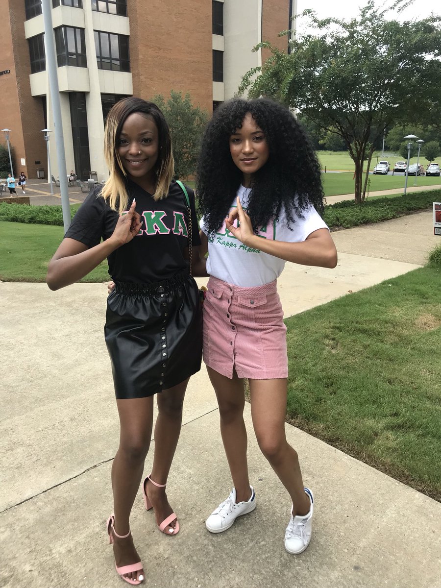 peerlesslady_'s tweet image. Keeping Up w/ the Ks! 💁🏾‍♀️💕💚 #NuXi #SoFly