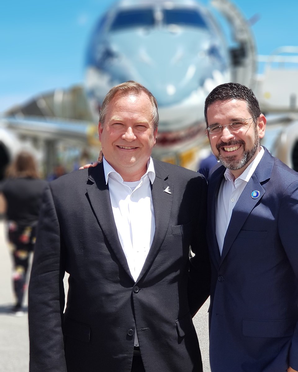 FERNANDOHESSEL's tweet image. Obrigado amigo Daniel Bachmann pelo convite. 
Embraer está de parabéns!

#embraer #demoflight #e190e2