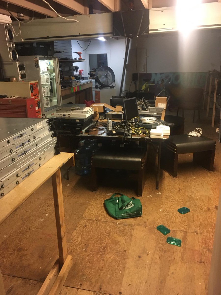 pascalpdx's tweet image. Thank you for the generous donation! We now have some server blades to hack on! Project materials like this are only made possible by our supporters. Have a project in mind? Check out the Meetup for details on upcoming events meetu.ps/c/3wbSK/1tnCL/d