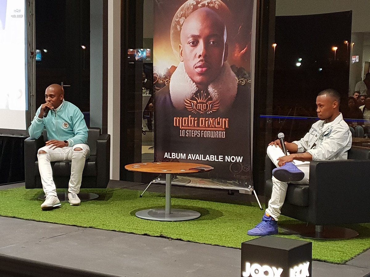 RickyBynight's tweet image. The man @mobidixon has taken the stage at his listening session &amp;amp; is running us through the thought process behind it. This album is HOT 🔥#10StepsForward