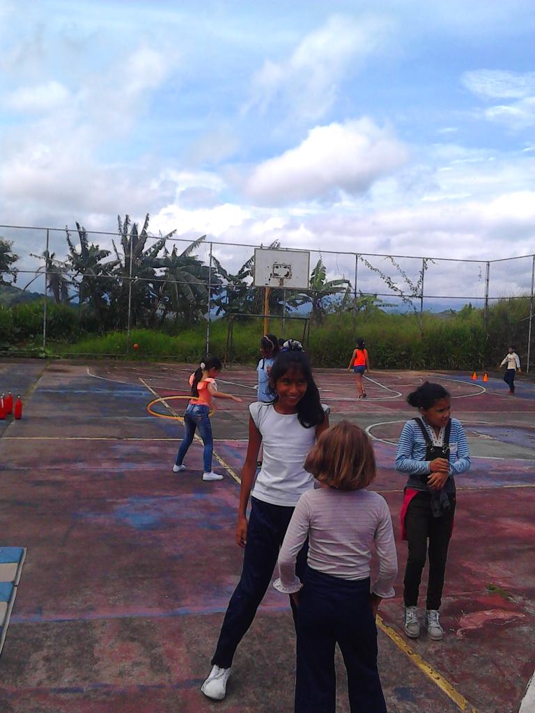 #Agost22/#ActividadesDeportivasMicroRadialesDisfruteDeliciosoAlmuerzo.. en el Plan Escuelas Abiertas EB Rita Elisa Medina de Useche
<a href="/NicolasMaduro/">Nicolás Maduro</a> <a href="/JauaMiranda/">Elías Jaua</a> @MPPEDUCACION  @ZonaEducTachira <a href="/RosangelaOrozco/">Rosangela Orozco</a>
<a href="/charlychaves/">Charly Rojas Chaves</a>