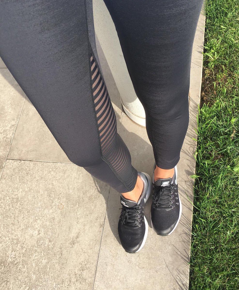 paratifit's tweet photo. Y no me canso de ellos⚡️Comodísimos⚡️Muy fáciles de combinar⚡️Y ahora de #rebajas👏 Últimos días🏃‍♀️🏃‍♀️
#paratifit  #leggingdeportivo  #sportwear  #woman  #workout  #yoga  #fitness #running https://t.co/Oc24G3yFj7