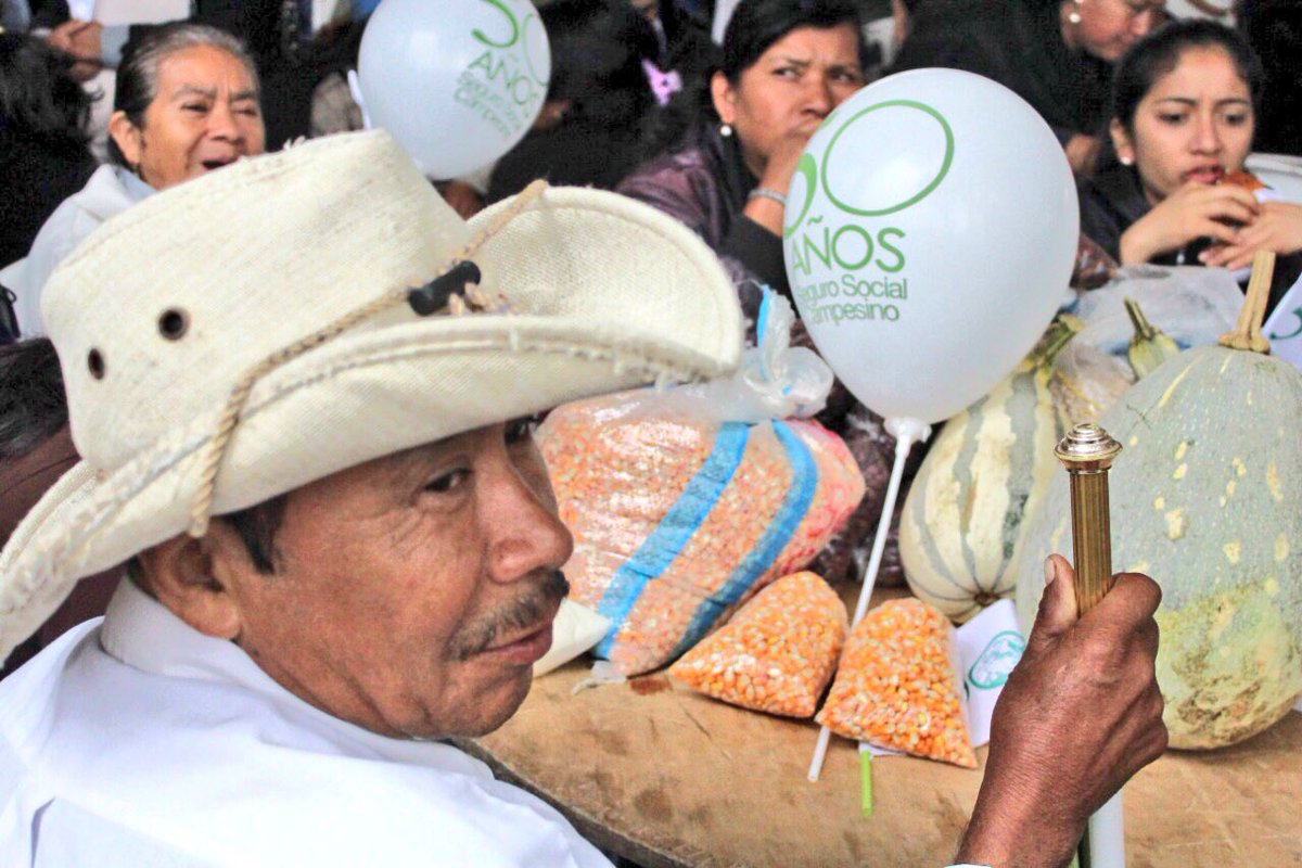 eleduja's tweet photo. .@IESS_Campesino en sus 50años es un logro histórico de la seguridad social del agricultor, ganadero, pescador, quienes son la fuerza productiva del país. En #Loja, nos reunimos la #ZonaSur a rendir homenaje a la institución que promueve justicia y solidaridad @ManoloRodasB https://t.co/vrbBZlH730
