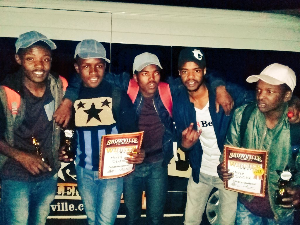 DopeAssEnt_SA's tweet photo. GOOD PEOPLE WE THANK U VERY MUCH FOR YOUR SUPPORT OUR BOYS #MAIN_DEVINE aka #AmazingVoices ππππ MADE IT 2 TO DA TOP SPOT.....R10 000 IN DA BAG........#DopeAssociationEnt @ShowvilleSA @SABC2 @djsbu
@M8Beats04_SA @AuBReal_SA
THANK U VERY MUCH F0R SUPPORTING DA BOYS π https://t.co/jxU0qDnjme