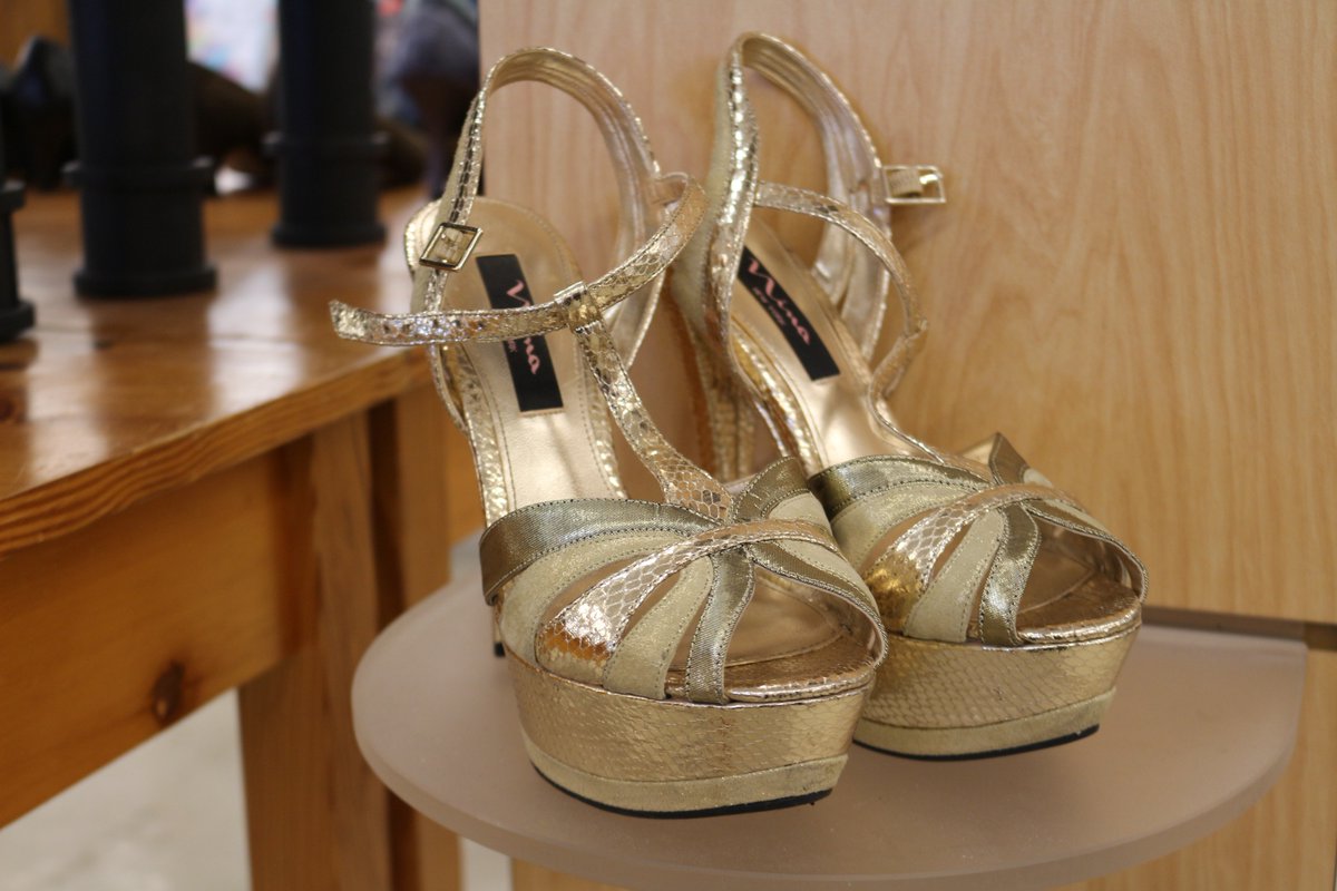 OH_OppShop's tweet photo. Do you have a #shoeobsession!? #ShopOppShop this Friday to save 50% off all shoe purchases &amp; add to your collection! 🏷️👠 This is the last Friday in August to take advantage of this awesome shoe sale! 👡👢 https://t.co/cM0ULSExrx