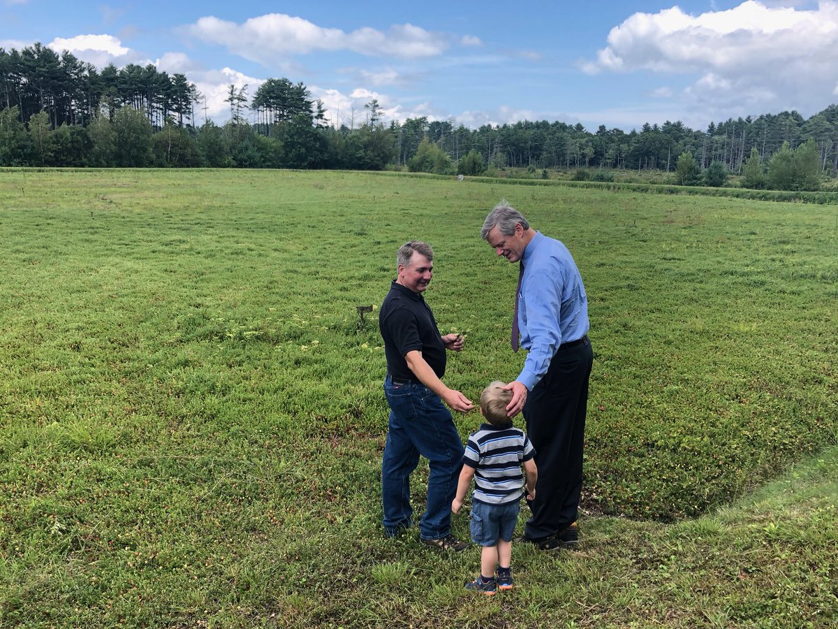 MAGovArchive's tweet photo. Great to visit with Jeff LaFleur, co-owner of Plympton’s @Mayflowercran, and his family, including son Logan.

#Cranberries have a wonderful, long history rooted in Massachusetts. They are the very fabric of our landscape in the southeast + a valuable asset to the Commonwealth. https://t.co/6T0tf9OTHe