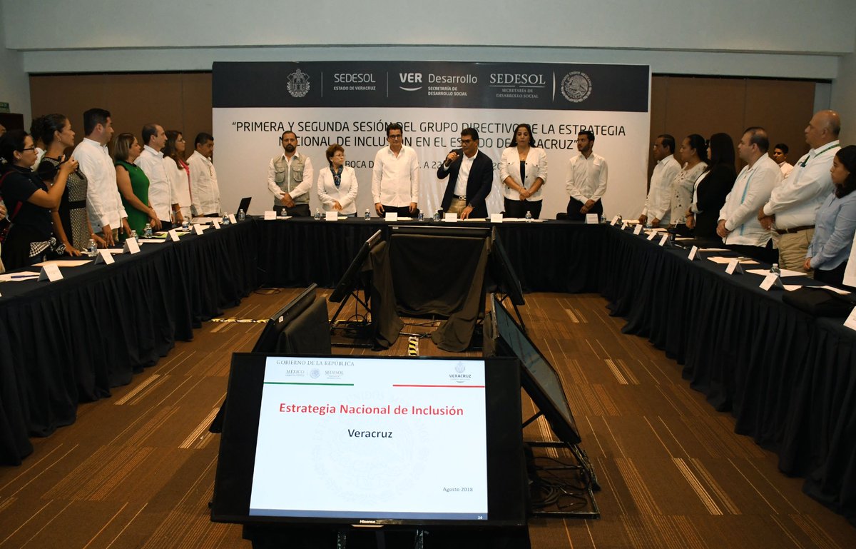 ecosdeveracruz1's tweet photo. El Subsecretario de Desarrollo Social y Humano del Gobierno Federal, Antonio Amaro y la Delegada de la #SEDESOL en #Veracruz, @AnabelPonce1 encabezaron este día en Boca del Río, la Primera Y Segunda Sesión del Grupo Directivo de la Estrategia Nacional de Inclusión https://t.co/6h8iqE47dy