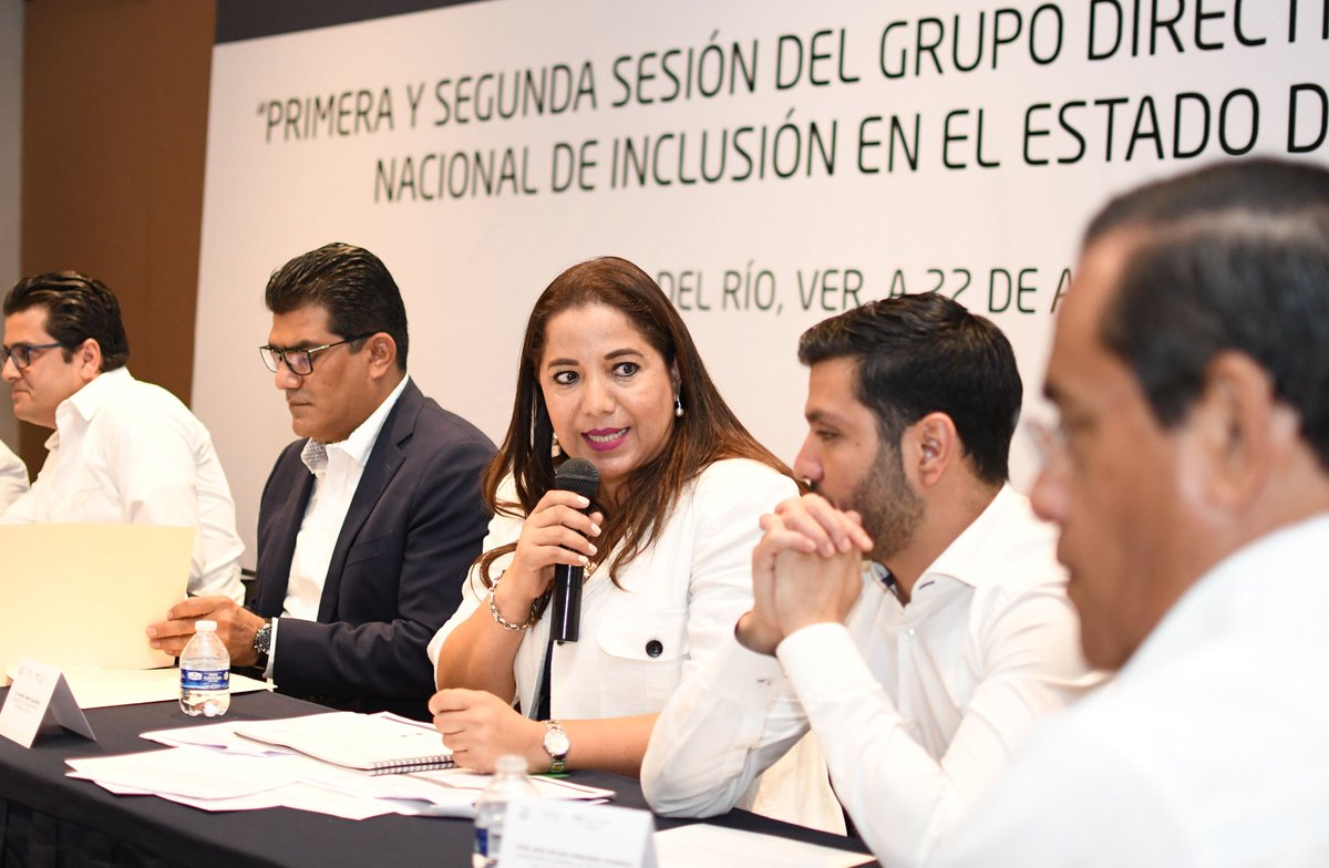 ecosdeveracruz1's tweet photo. El Subsecretario de Desarrollo Social y Humano del Gobierno Federal, Antonio Amaro y la Delegada de la #SEDESOL en #Veracruz, @AnabelPonce1 encabezaron este día en Boca del Río, la Primera Y Segunda Sesión del Grupo Directivo de la Estrategia Nacional de Inclusión https://t.co/6h8iqE47dy