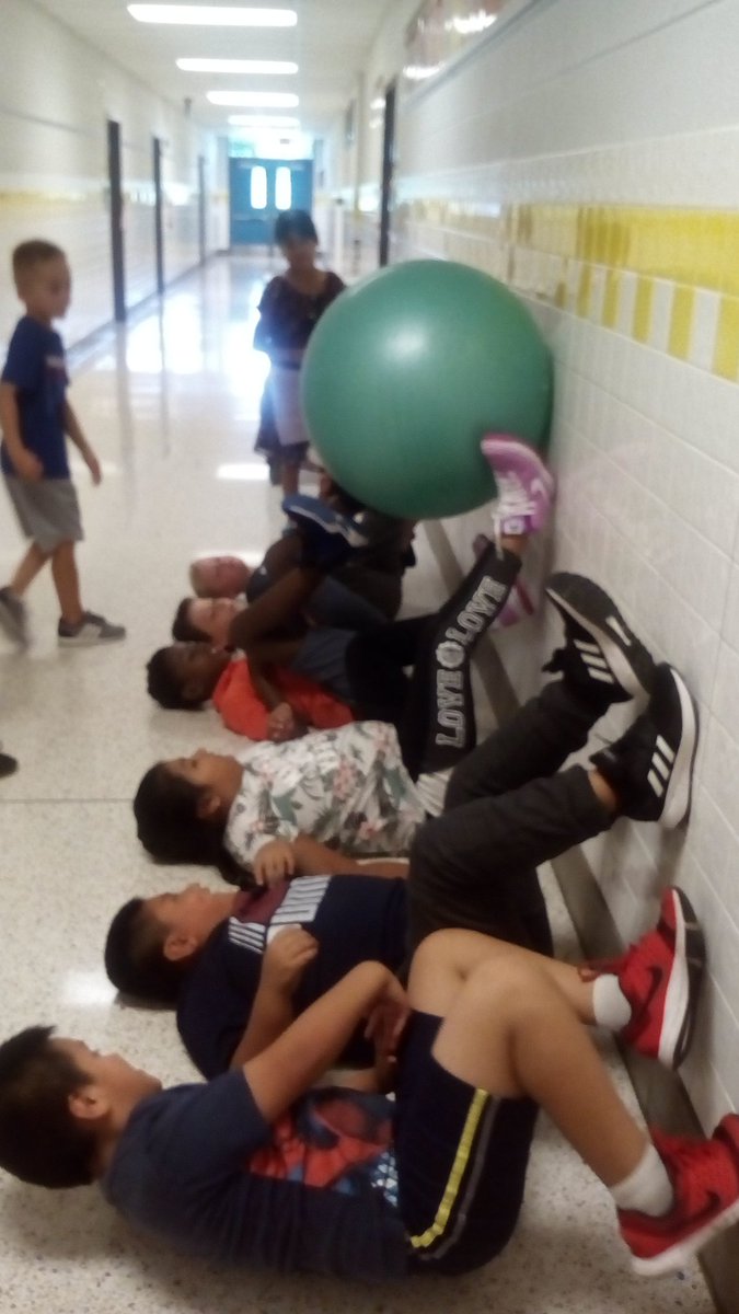 msyolandarice's tweet photo. Working on cooperation and communication in Ms. Shifflett's class! @MVESgoalgetters #wedidit #dontdroptheball https://t.co/6a2Wn9ck9l