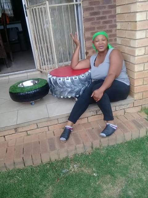 ThembaRumbu's tweet image. Please support a Black Lady in Business from Vho-Makadzi by the name 
Moloko Mohlama: 0847772379

Please Retweet her customers could be on your Timeline