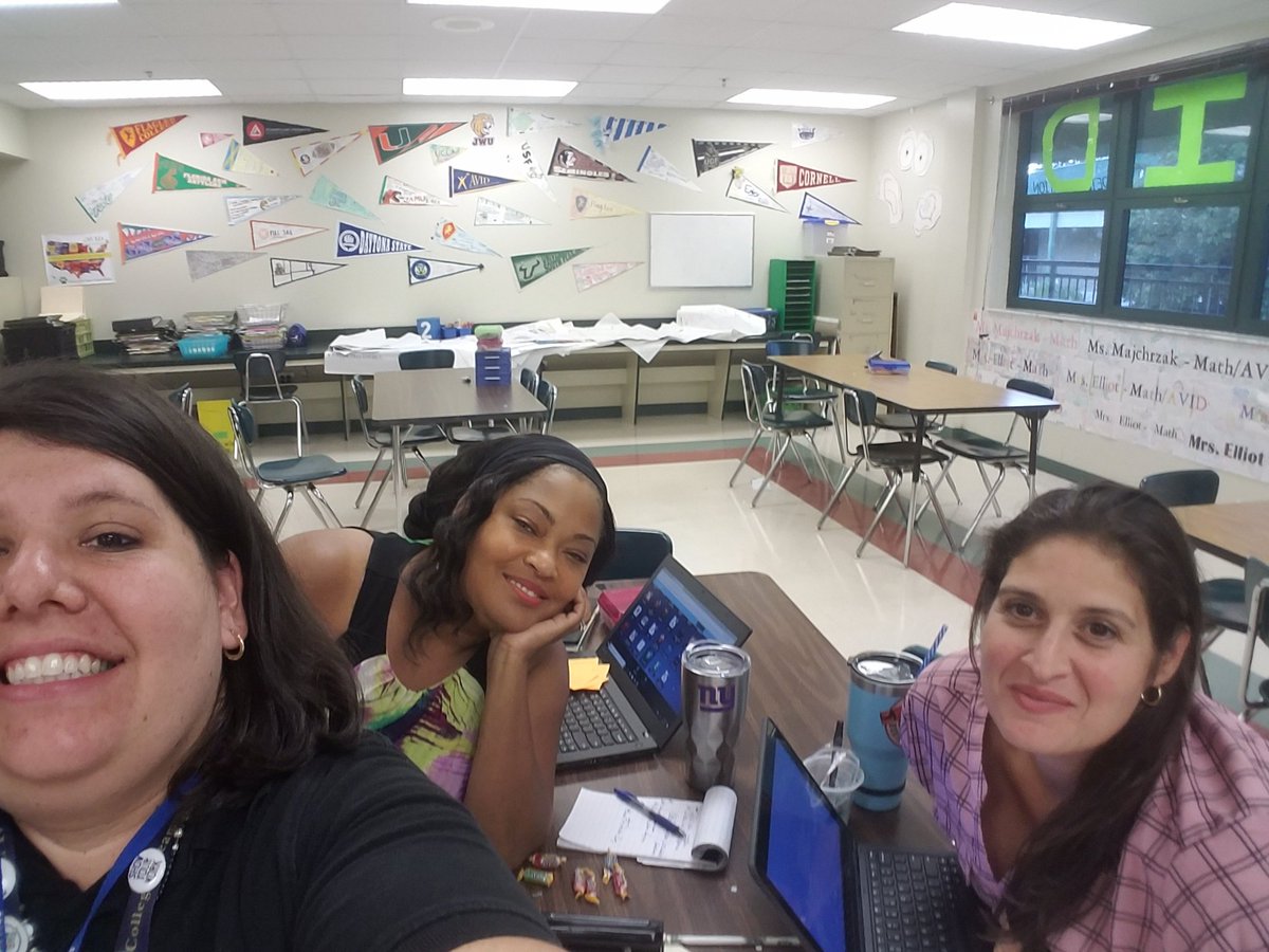 DeLandHS_AVID's tweet image. AVID/Bulldog Basics PLC in progress with #vcsplc #GreenAndGrowing #allin #WeAreDeLand