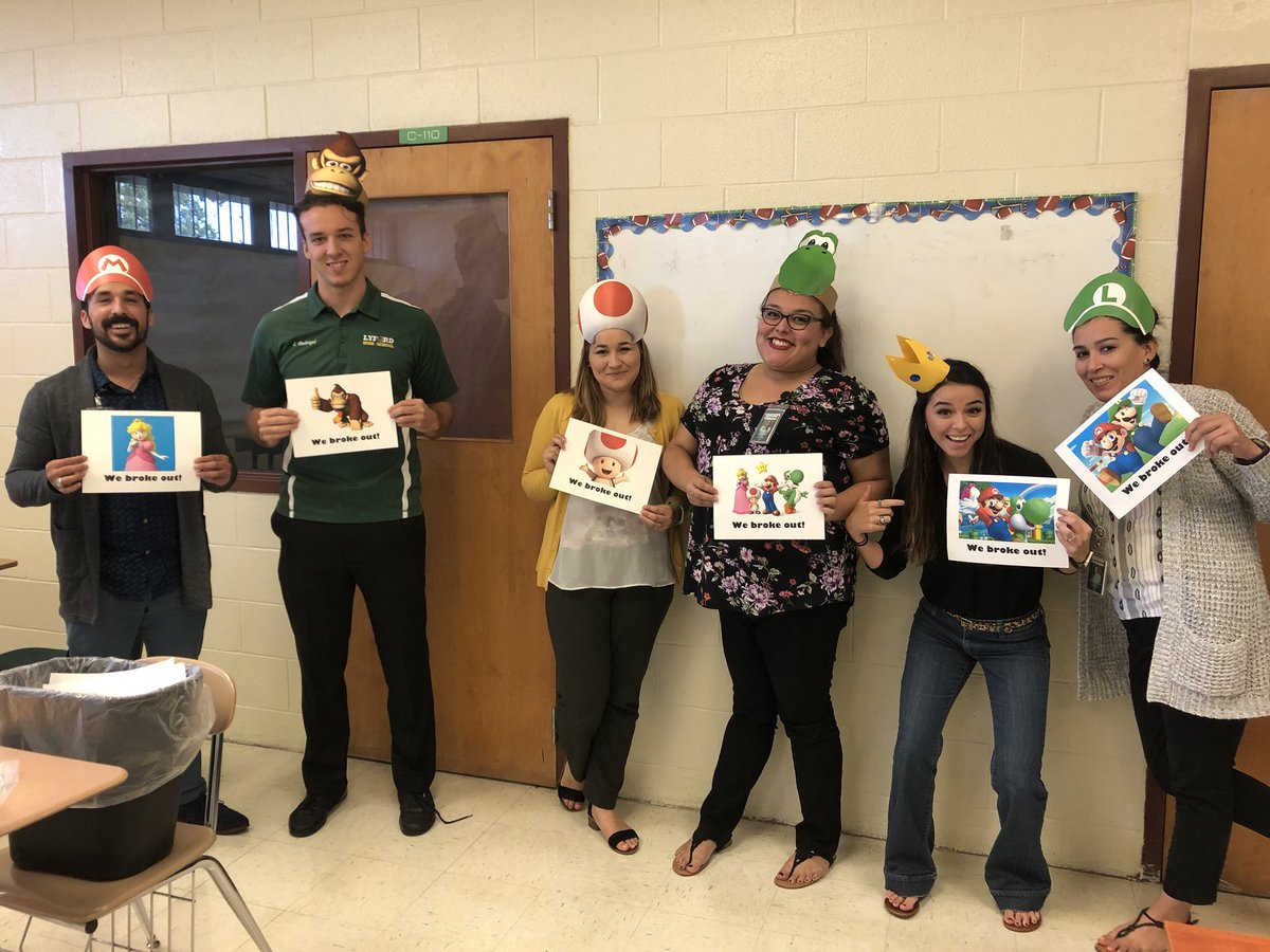 ESC1_STEM's tweet photo. Team #Superhomies broke out with 0:06 left!! #LyfordTechBash @ESC1_LRI @betzvela https://t.co/puU0fshbfM