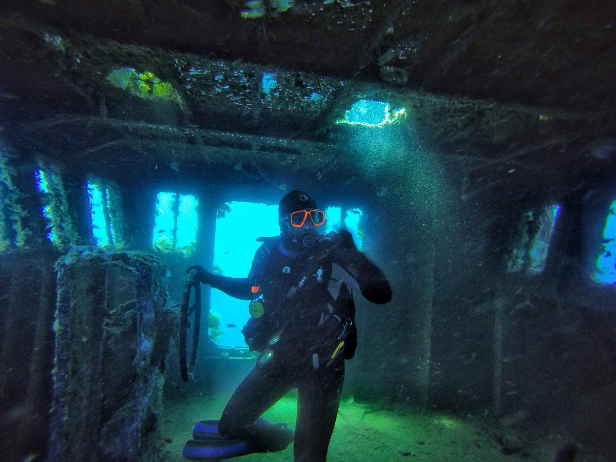 Being the captain of your destiny has no place, limits or depths. Breath and dive in life #padi #ssi #oceanlife #uwphotography #wreck #oceans #oceano #ocean #uwphoto #scubadiving #scubadiverslife #aqualungdivers #scubapro #divermag #gopro #goprohero4black #beahero #waterlust