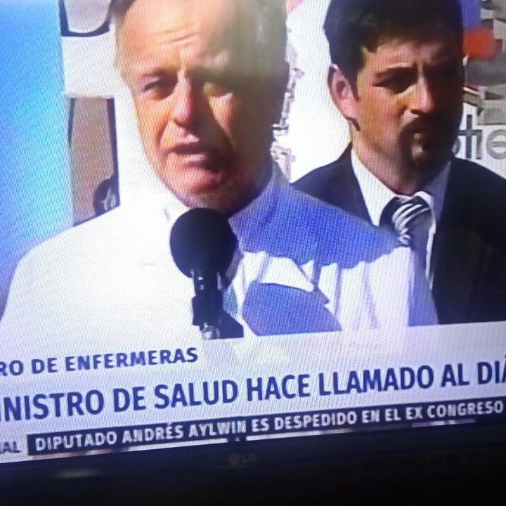 claxiesco's tweet photo. @ESantelicesC pide diàlogo?.cuando NO nos hace participe de las mesas de trabajo..NO respeta nuestro trabajo histórico en la Salud en Chile..No respeta la salud de la población..No respeta el Código Sanitario..y menos los Dictamenes de la Contraloria.#YoTeCuido #norma21ilegal https://t.co/aVnx8tEl3V
