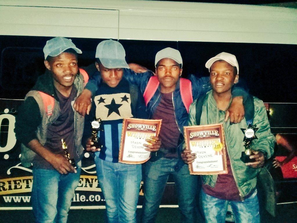 M8Beats04_SA's tweet photo. As Team @DopeAssEnt_SA WE ARE VERY PROUD OF OUR BOYS #MAIN_DEVINE known as #AmazingVoices WHO WON THE Volksrust @ShowvilleSA competition brought to u by @SABC2 ๐ญ๐ญ๐ญ๐ฅ๐ฅ๐ to every1 hu voted Thank u very Much ๐
#Madlipz_SA #djsbu #VkGotTalent #IndipendentRecordingLabel #DAE https://t.co/YBpSaU90GT
