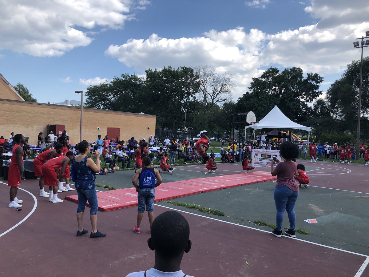 What a treat to watch <a href="/JWTumblers/">Jesse White Tumblers</a> at <a href="/ChiPubSchools/">CPS - Chicago Public Schools</a> back to school bash - school starts September 4!