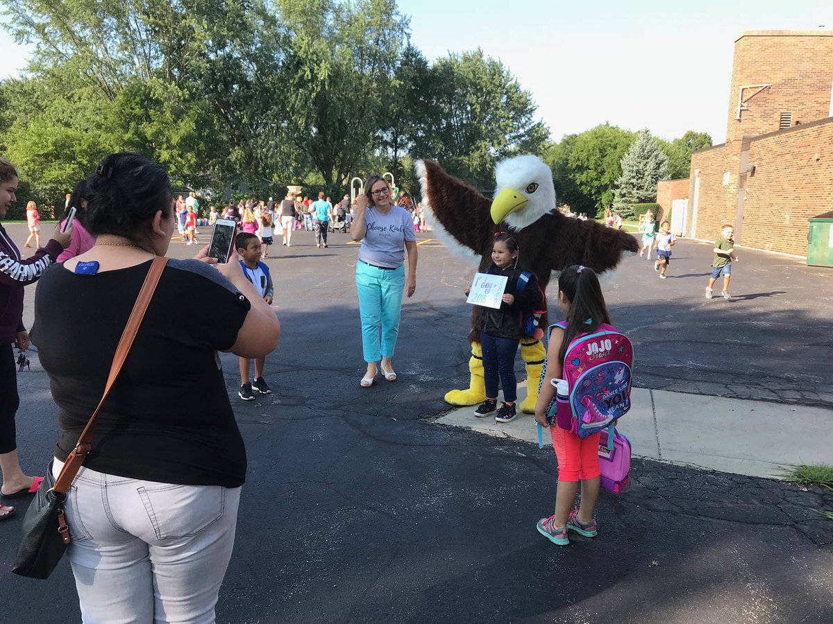 CoventryD47's tweet photo. Eagles are landing into another great year! #d47FirstDay2018 #CovPride https://t.co/DtEqI7aoii