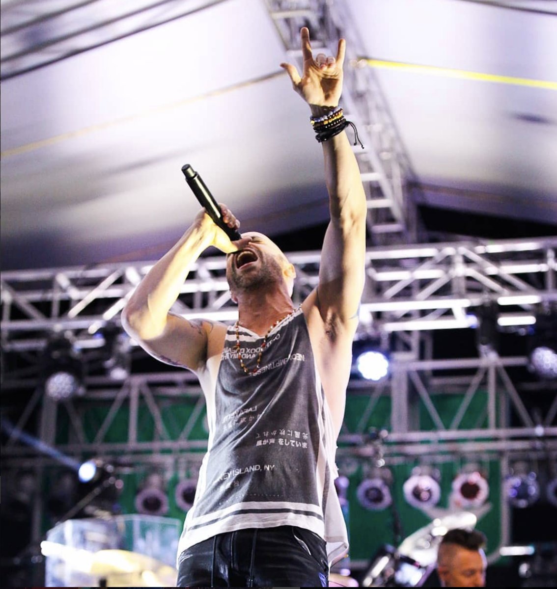 "We all fall on hard times, you know
Each day is a hight climb, you know
Some days your body has to carry on
So you gotta show a little backbone
You know
You know
You know
You gotta show a little backbone" - Backbone 🎶 📸: @tracymariephotography