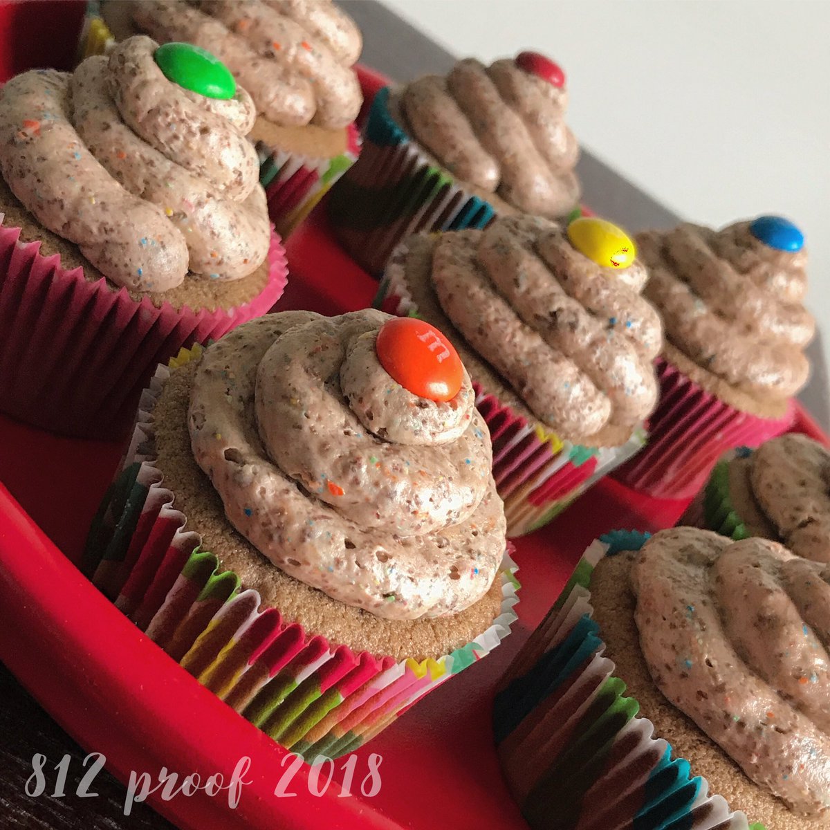 812Proof's tweet photo. I made some sweet treats for a sweet coworker’s birthday! 🎂I’m still working on my frosting technique, guys. 🤣 Perfect frosting or not, I think these M&amp;M Cupcakes are going to be just the thing to brighten a special someone’s day! 🎉#mandmcupcakes #cookiesandcups #happybirthday https://t.co/PbqaRYt9h8