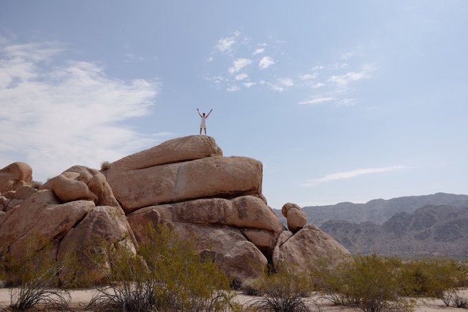 Free soloed some large rocks in #IndianCove @JoshuaTreeNPS 10 days ago. Look out @AlexHonnold! 😂 📷 @nancyyeh<a href="/tag/indiancove"class="tags">#IndianCove</a><a class="tags" target="_blank" title="On Twitter" href="/?out=eyJ0eXAiOiJKV1QiLCJhbGciOiJIUzUxMiJ9.eyJpYXQiOjE3MjQ2NjA5NzcsImlzcyI6InR3cG9ybnN0YXJzLmNvbSIsIm5iZiI6MTcyNDY2MDk3NywiZXhwIjoxNzU2MTk2OTc3LCJyZWRpcmVjdF91cmwiOiJodHRwczovL3R3aXR0ZXIuY29tL0pvc2h1YVRyZWVOUFMifQ.F6LDjvBihobQl3mnzukMsqssf8uf4ZBGKO7w-0VfYwymJvYxuVg1fSUSwuP1Xwjgixn4e2th3MV1SPOhjzvIvw">@JoshuaTreeNPS</a><a href="/tag/joshuatree"class="tags"><span>#joshuatree</span></a><a href="/tag/climb"class="tags"><span>#climb</span></a><a href="/tag/getoutside"class="tags"><span>#getoutside</span></a><a href="/tag/yogaretreat"class="tags"><span>#yogaretreat</span></a><a href="/tag/boulder"class="tags"><span>#boulder</span></a>