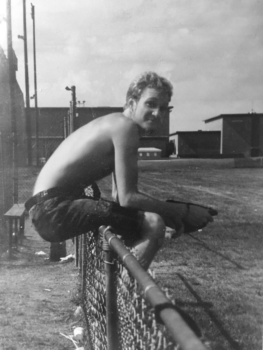 AliceInChains's tweet photo. Happy birthday Layne. We love you and miss you. https://t.co/TAxBhvC7QT
