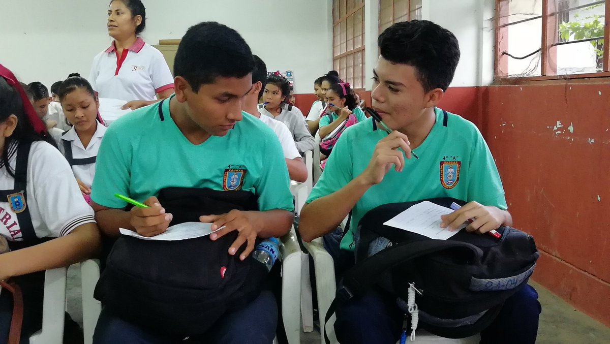 Día 3 campaña #RompiendoElSilencio en el centro educativo estatal CVG en la #MOP Pucallpa 🇵🇪 momentos importantes con el alumnado.
<a href="/MarliPeyerl/">Marli Peyerl</a>
<a href="/YudyVilladeRome/">Yudy de Romero</a>
<a href="/RosaLlontopDia1/">Rosa Llontop Diaz</a>
@damagonzales