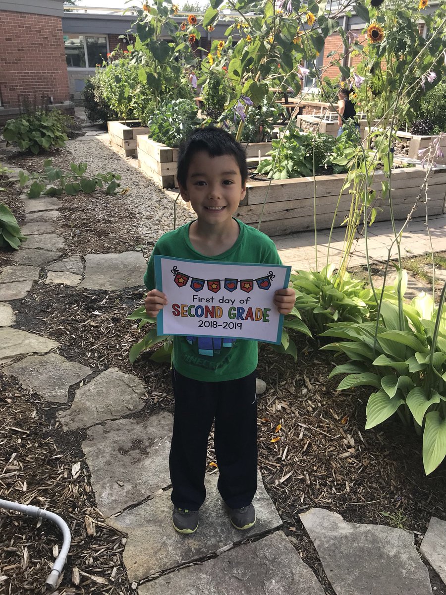 Michele_teaches's tweet photo. Happy first day smiles! #NB28firstday https://t.co/tk0MWkkUdh