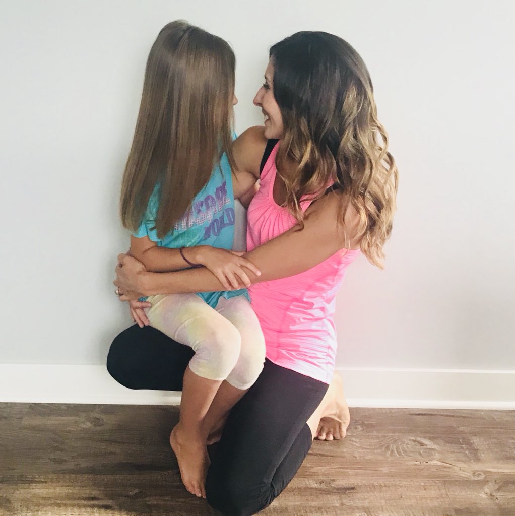 AllisonMPowers's tweet photo. Prepping this little adventurers tangly hair was a breeze for our family photo shoot today! I shared my two favorite items here: https://t.co/6WAaR6R410 https://t.co/s4QMCffBF4