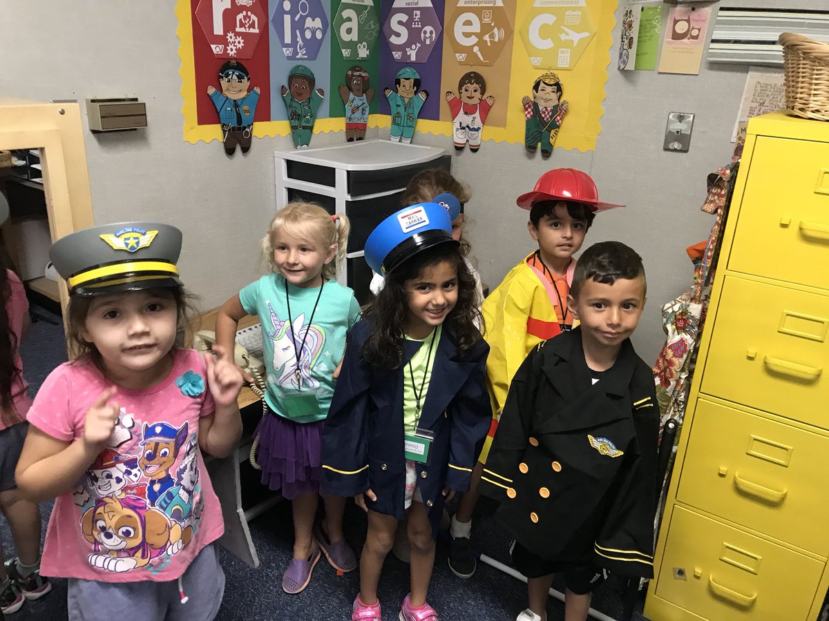 perryleslie11's tweet photo. Spent the first day of school @jamachacvusd1 with TK kiddos who are already exploring their interests and passions during rotations! @NewmanColleen @CajonValleyUSD #cvwow https://t.co/bzC5b9xahe