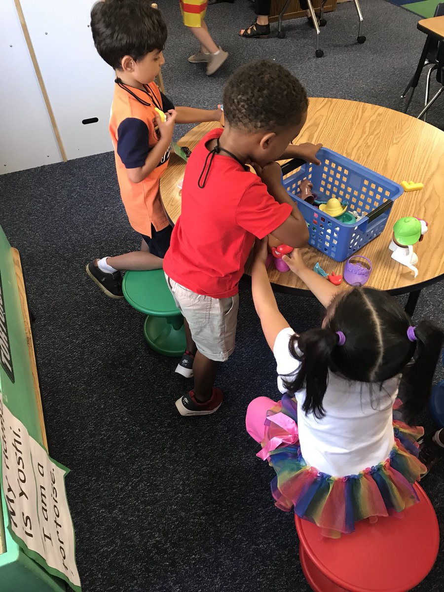 perryleslie11's tweet photo. Spent the first day of school @jamachacvusd1 with TK kiddos who are already exploring their interests and passions during rotations! @NewmanColleen @CajonValleyUSD #cvwow https://t.co/bzC5b9xahe