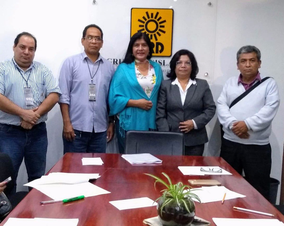 #ConPluralidadyDiálogo 
#NoticiasdelCongreso
Respalda diputada Yazmín Copete acciones que fortalezcan a la UPAV
bit.ly/2o0ZDYp