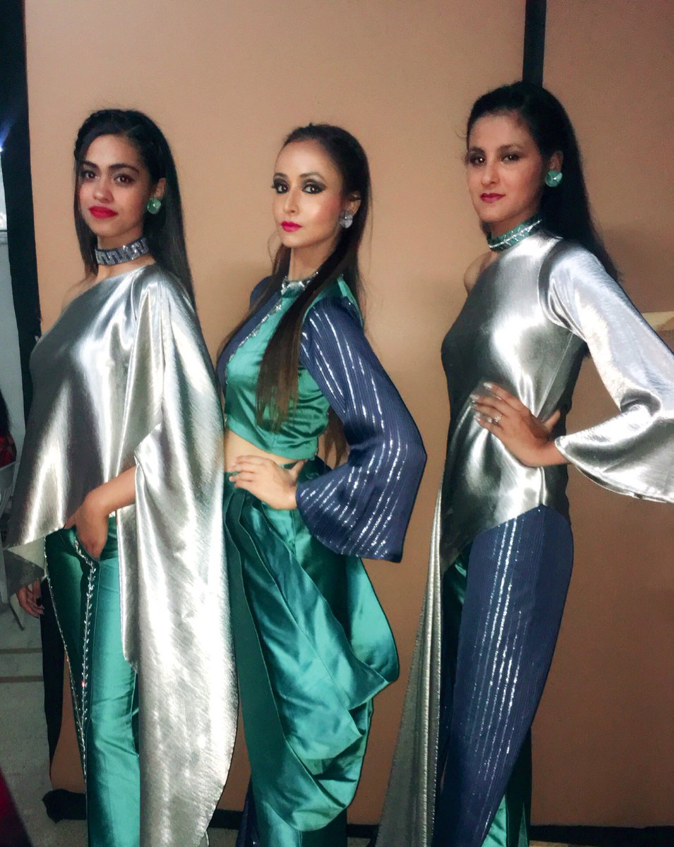 RattanSam's tweet photo. NIIFT fashion show #round1 #runway_model #for_AnuKama #NIIFT_ # anukama2018 #samrattan #modelactor #vlogger #loveitโญ๏ธโญ๏ธโญ๏ธโญ๏ธโญ๏ธ๐ ๐ง๐ปโโ๏ธ https://t.co/wDpi0tXO8L