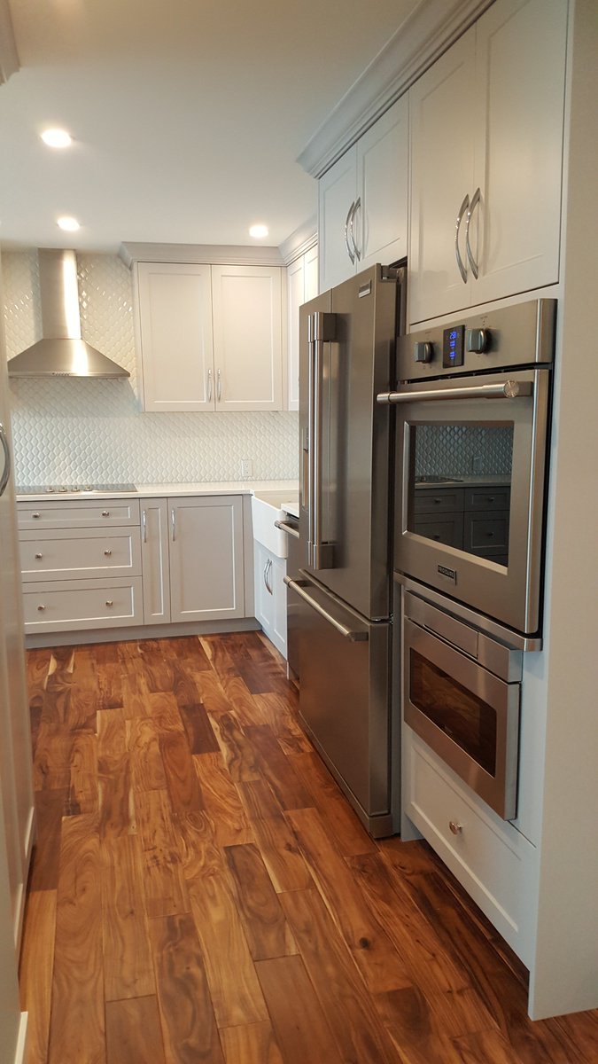 CygnusContract1's tweet photo. #Dreaming of a great #kitchen? Who isn't?😂 Check out some of our recent work in #transforming a kitchen for a #luxurious #look 👇#kitchenremodel #mainlandbc #coquitlambc #vancouverbc #portcoquitlambc #britishcolumbia #contractors #restoration #renovations #callnow #remodeling https://t.co/FxmCj4l6cU