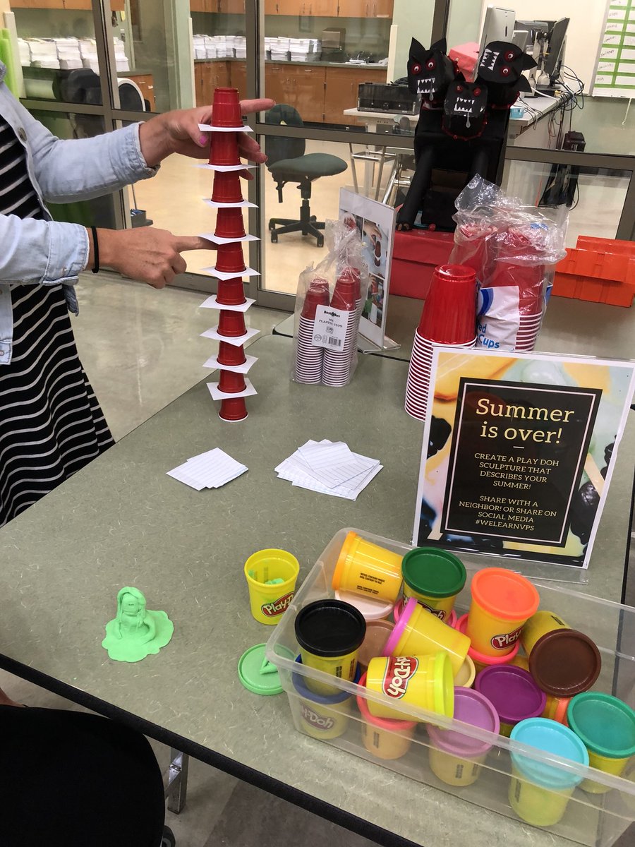 TraciChun's tweet image. Having fun at the Makerspace PlayStation at #weLearnVPS! #FutureReadyLibs