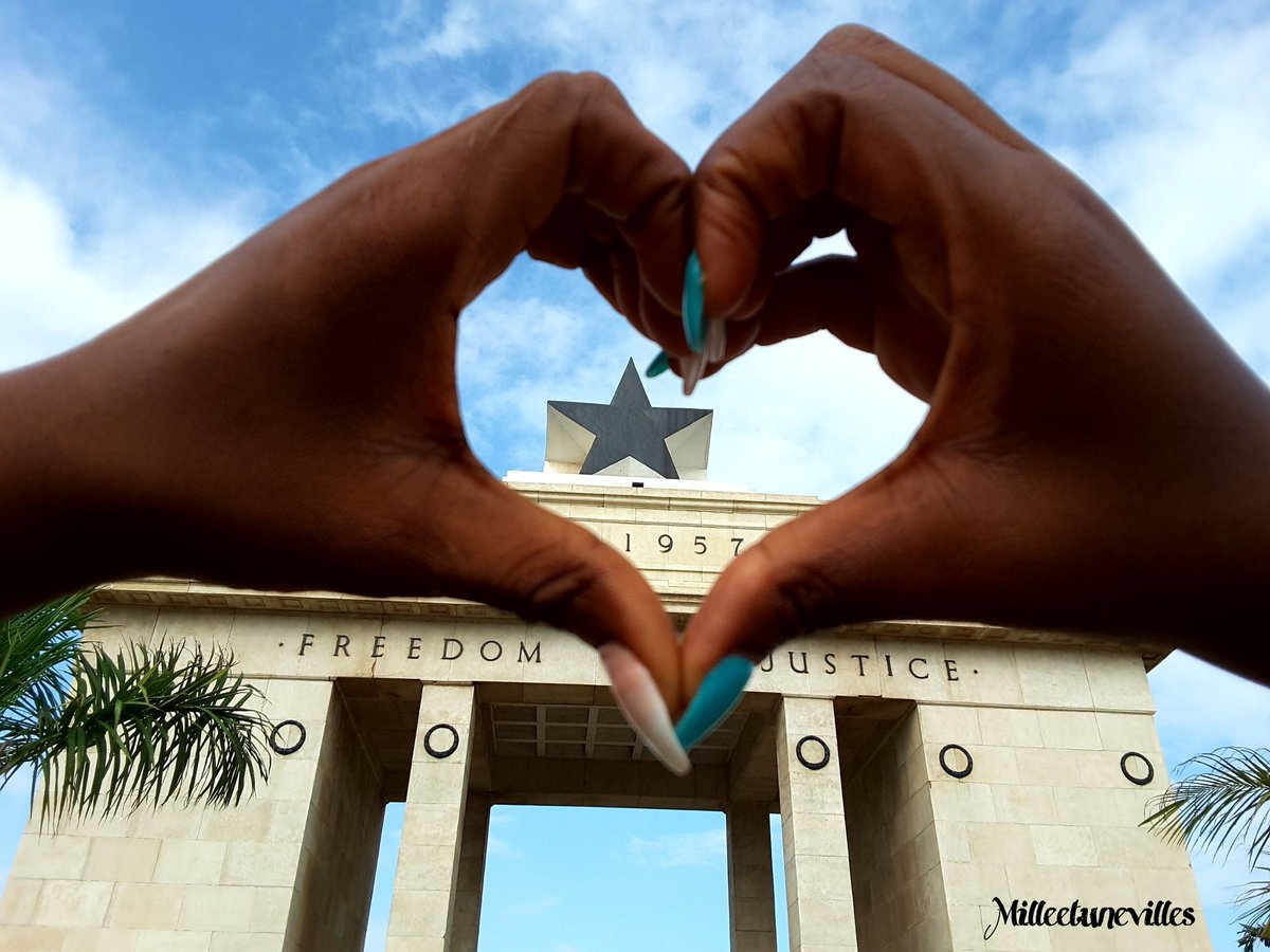 Milletunevilles's tweet photo. Dans la série #Visitonsleghana je vous envoie de l'amour, de la joie et surtout la pêche  🤗
Des lieux à  visiter  le temps d'une  escale 😍
#Freedom And #Justice #ghana 🇬🇭🇬🇭🇬🇭🇬🇭 https://t.co/VwgpqHaX78