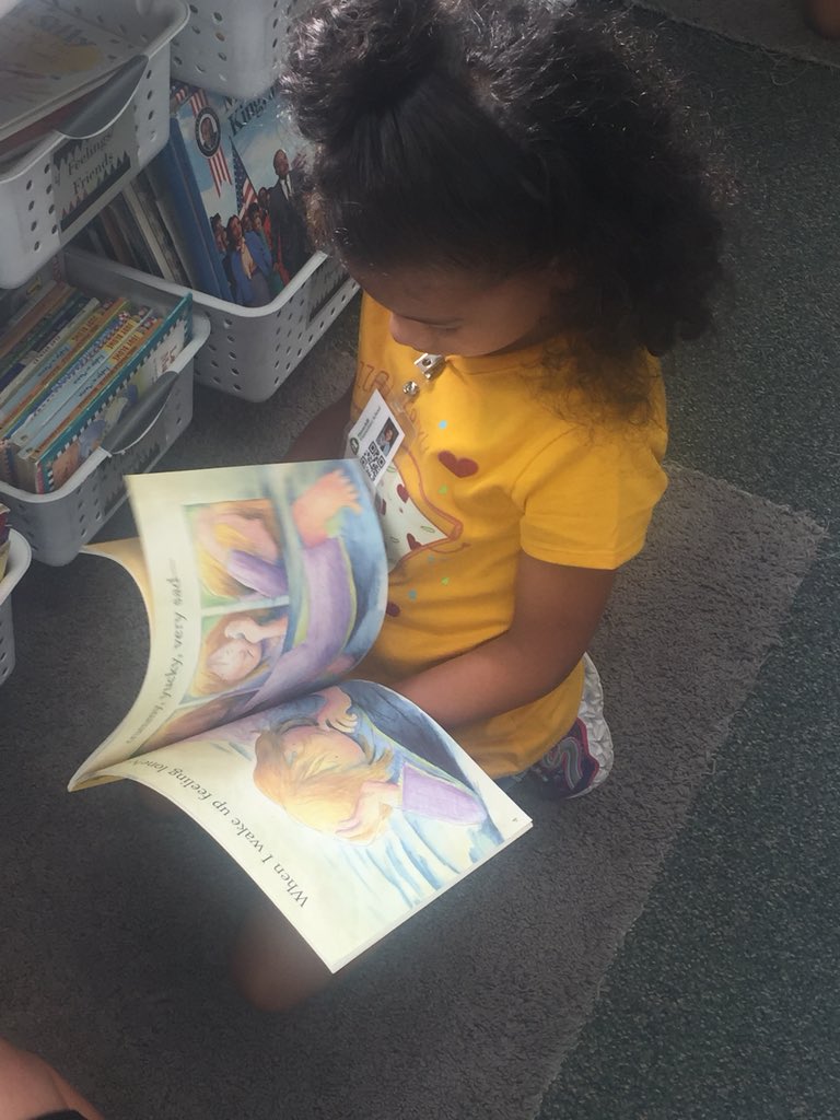 HESGregory's tweet photo. Thinking about I PICK, as we pick good-fit books today 📚 https://t.co/pH6MNNmMd8