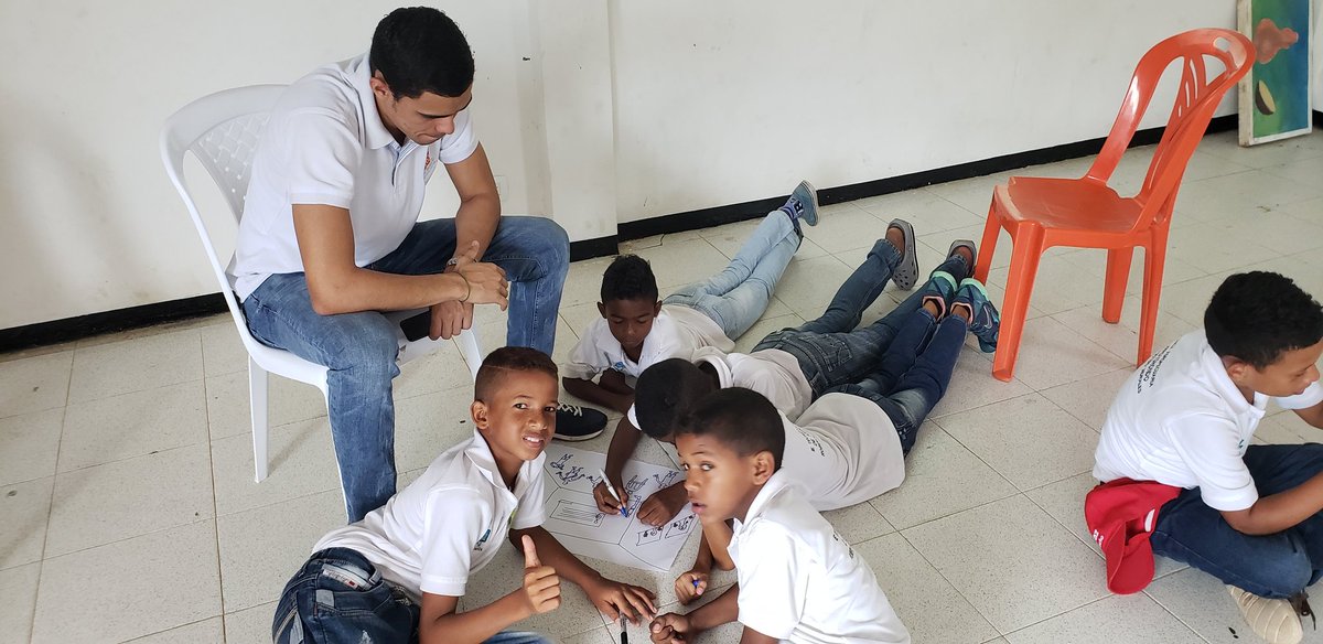 ideifactory's tweet photo. Iniciamos la ruta de creatividad e innovación con niños del municipio de Arroyohondo, en el marco de la iniciativa "Jugar y crear, crear y aprender" 💡 Lo hacemos posible gracias a @Cementos_Argos y @fundmamonal https://t.co/BdJKH484YL