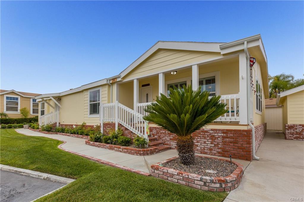 theimpactprop's tweet photo. IN ESCROW! We have 8 houses in escrow right now! We are so proud of our realtors! #impactdna #impactproperties #impact #nowhiring #socalrealtors https://t.co/gBRIYwH8NR