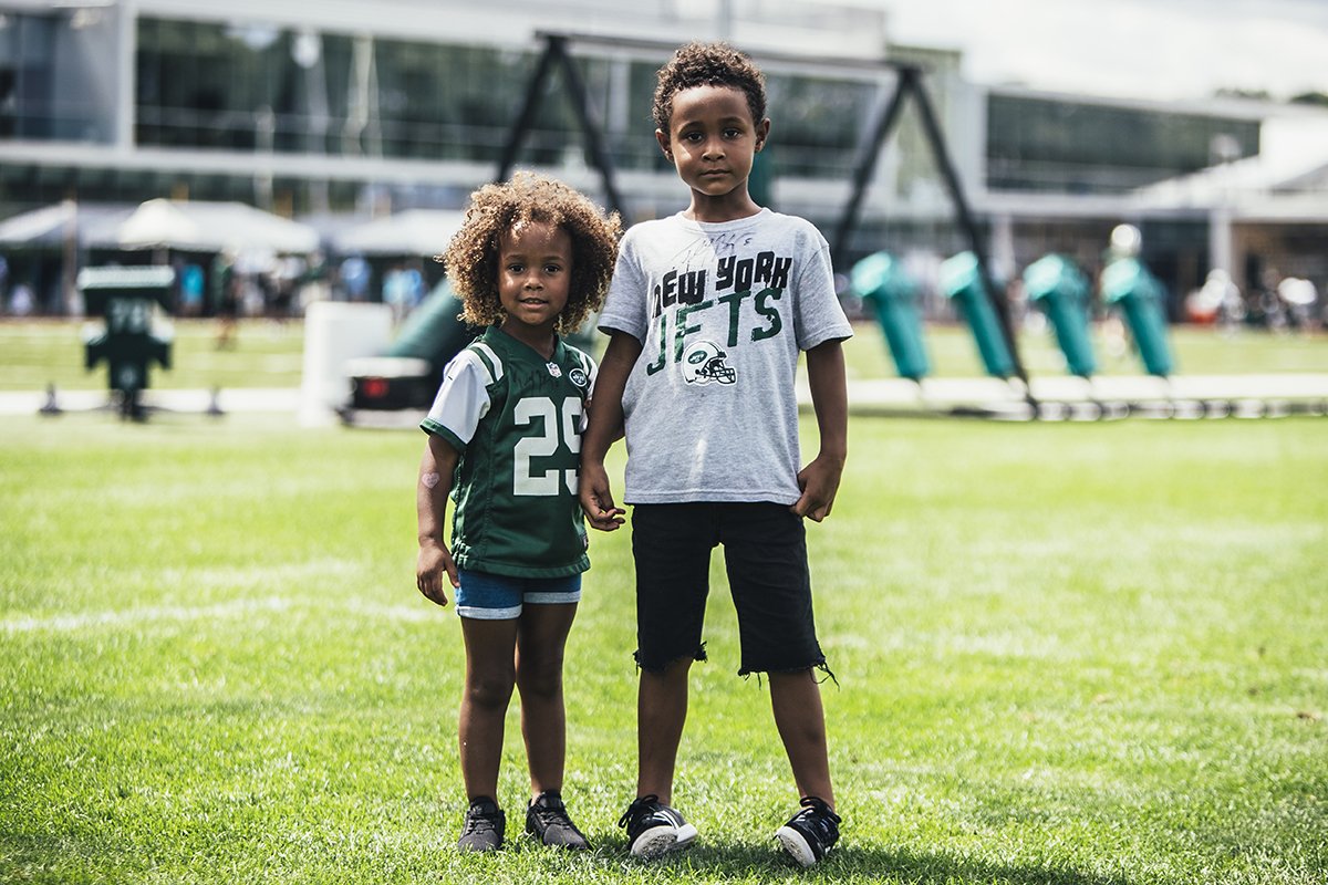 #FootballIsFamily on the last day of #JetsCamp! https://t.co/Zv5KT3tqHd