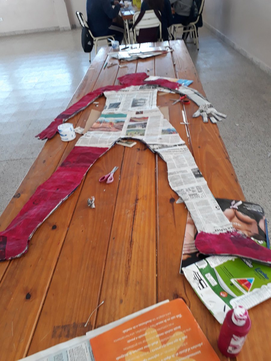RoaParedesNidi1's tweet photo. En #ARTE recuperamos materiales para próximas obras y soportes #ESALasPalmas https://t.co/fPUTOjfCx3