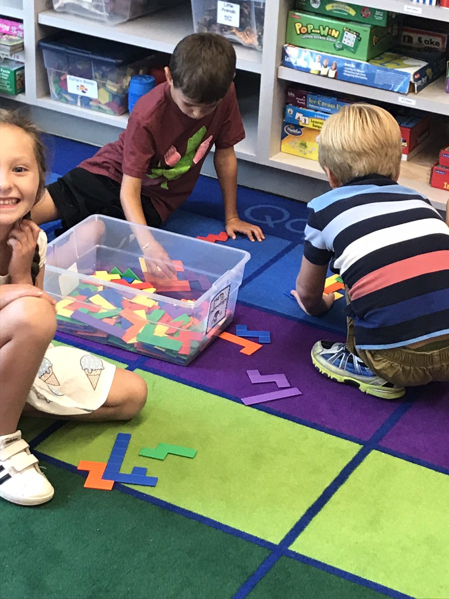 crawfordkinder's tweet photo. Exploring math tools like mathematicians! #NB28firstday https://t.co/hz1kgiX1Dn