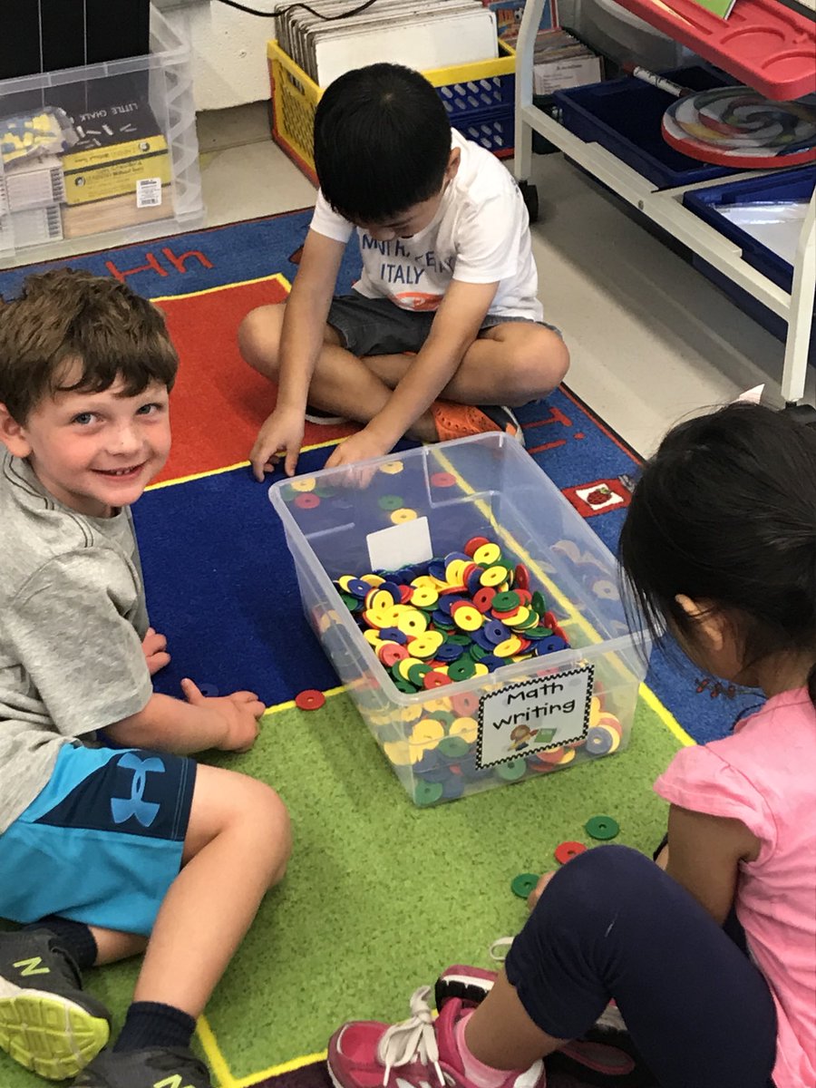 crawfordkinder's tweet photo. Exploring math tools like mathematicians! #NB28firstday https://t.co/hz1kgiX1Dn