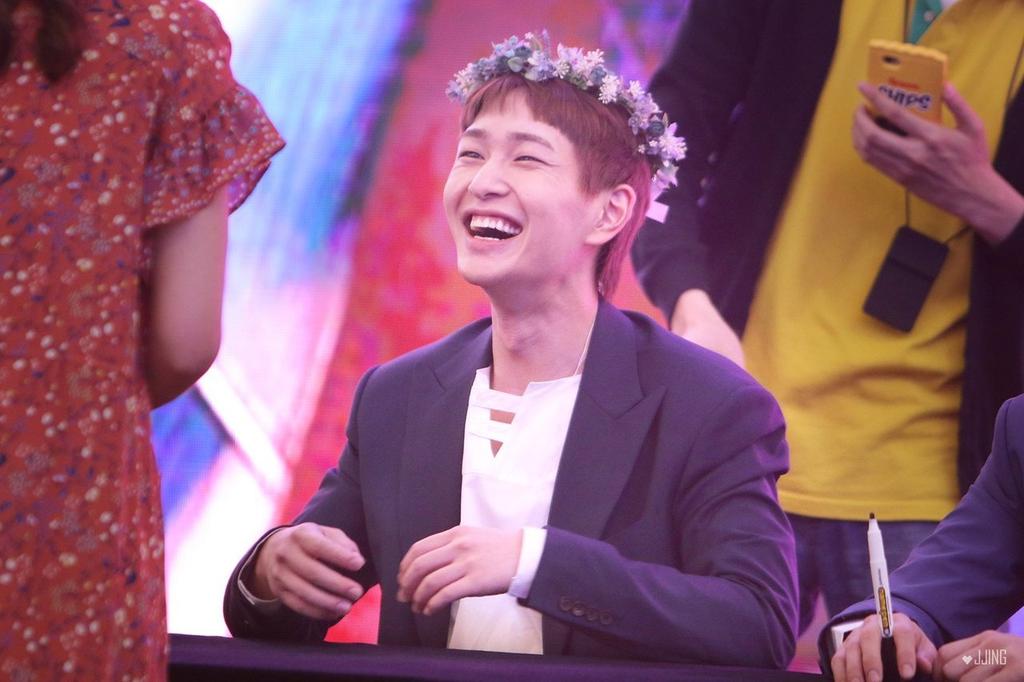 nd_medhat's tweet photo. #OnewTime I MISS HIM A LOT 😭😭😭😭😭💕💕💕💕💕💕 #ONEW #SHINee https://t.co/CRuZe0DGsF