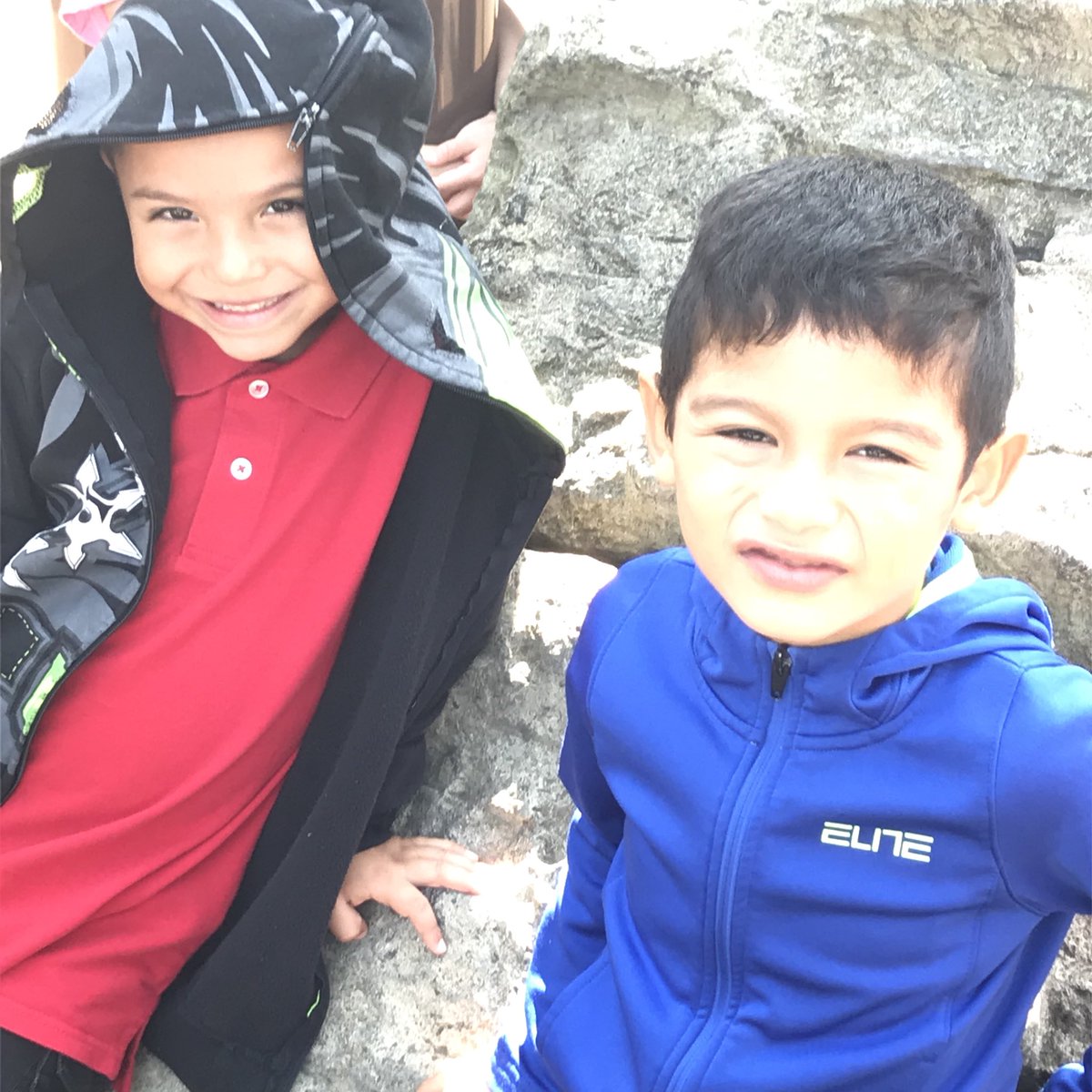 crawfordkinder's tweet photo. Kindergarten smiles at recess! Love those faces! #NB28firstday https://t.co/l0BWQcnLyk