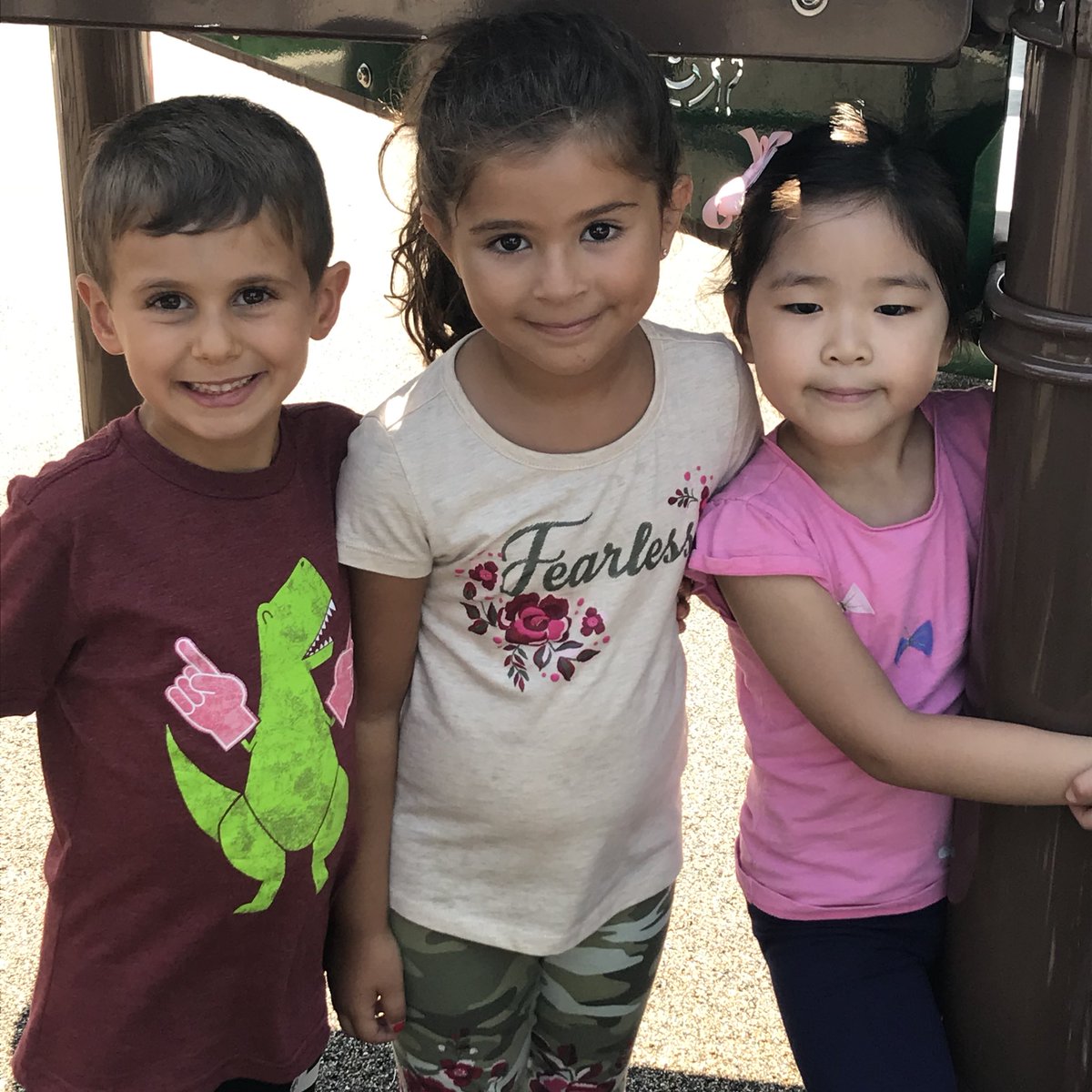 crawfordkinder's tweet photo. Kindergarten smiles at recess! Love those faces! #NB28firstday https://t.co/l0BWQcnLyk