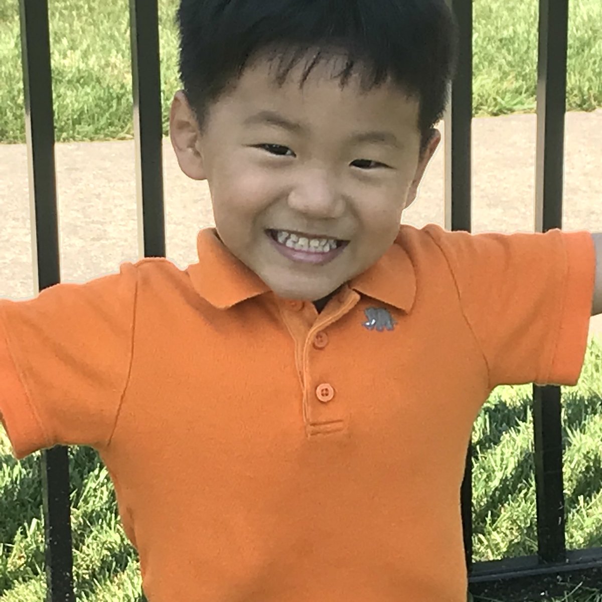 crawfordkinder's tweet photo. Kindergarten smiles at recess! Love those faces! #NB28firstday https://t.co/l0BWQcnLyk
