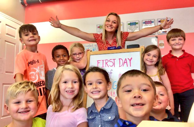 MissCasey_LPS's tweet photo. FIRST DAY of FIRST GRADE 💛💚💙 https://t.co/HgX2IRqFup