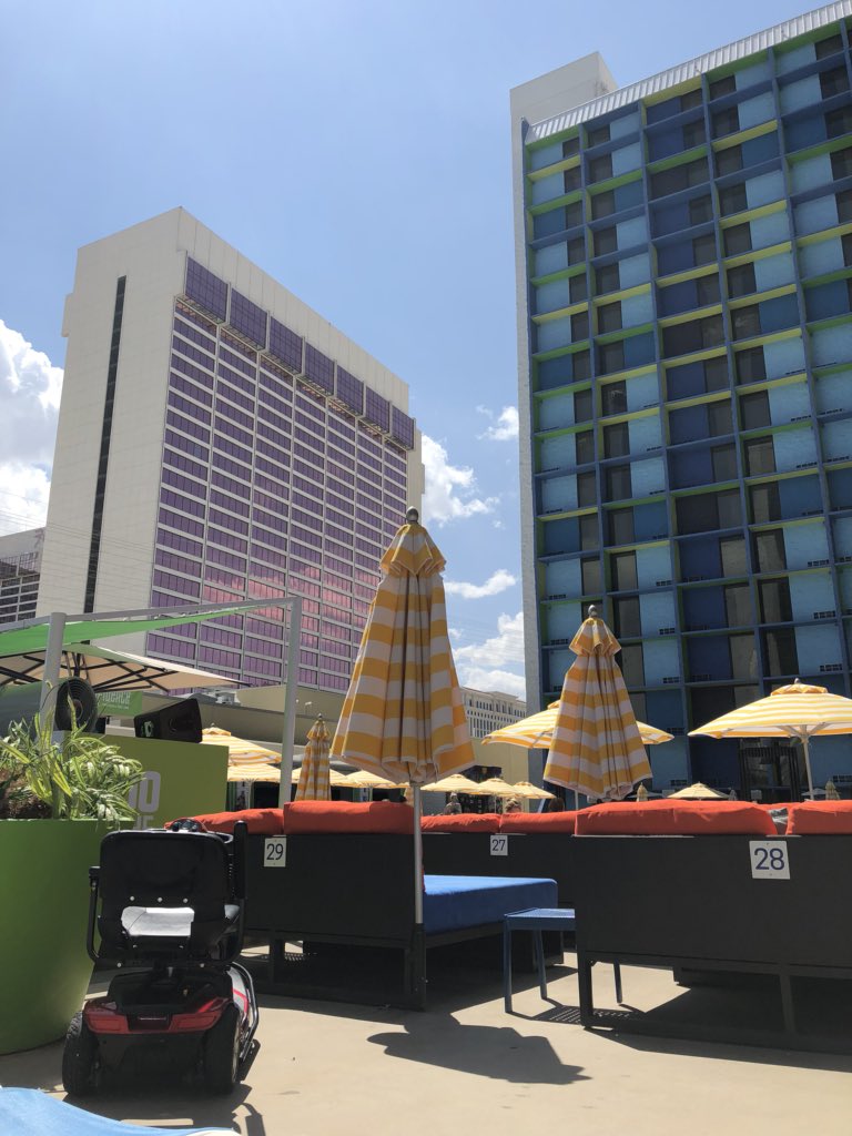 Djkary8's tweet photo. Pool day.... #Vegas ##LasVegas ##wowitshot https://t.co/AoAyWSscEt